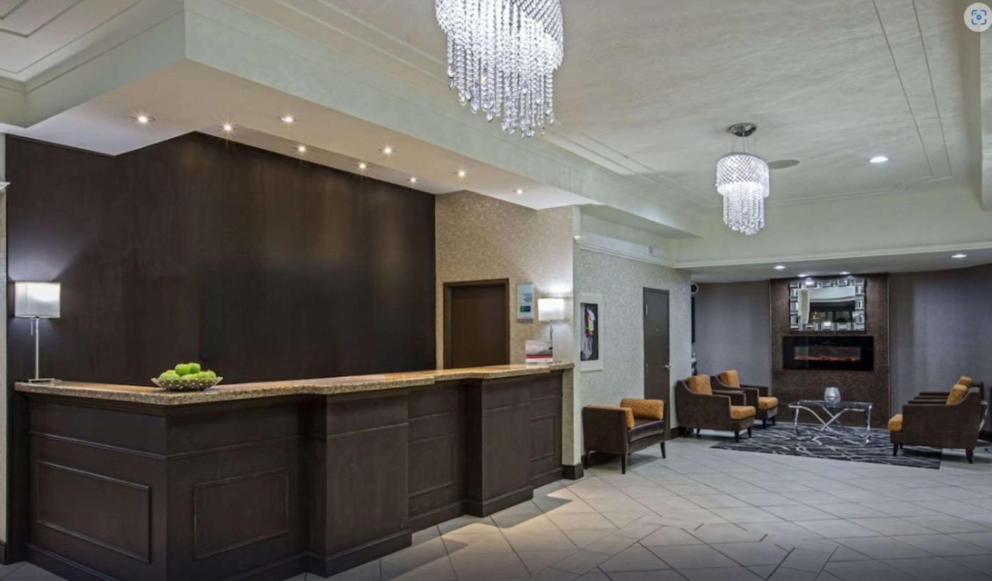 Quality Inn & Suites Regina Downtown Екстер'єр фото