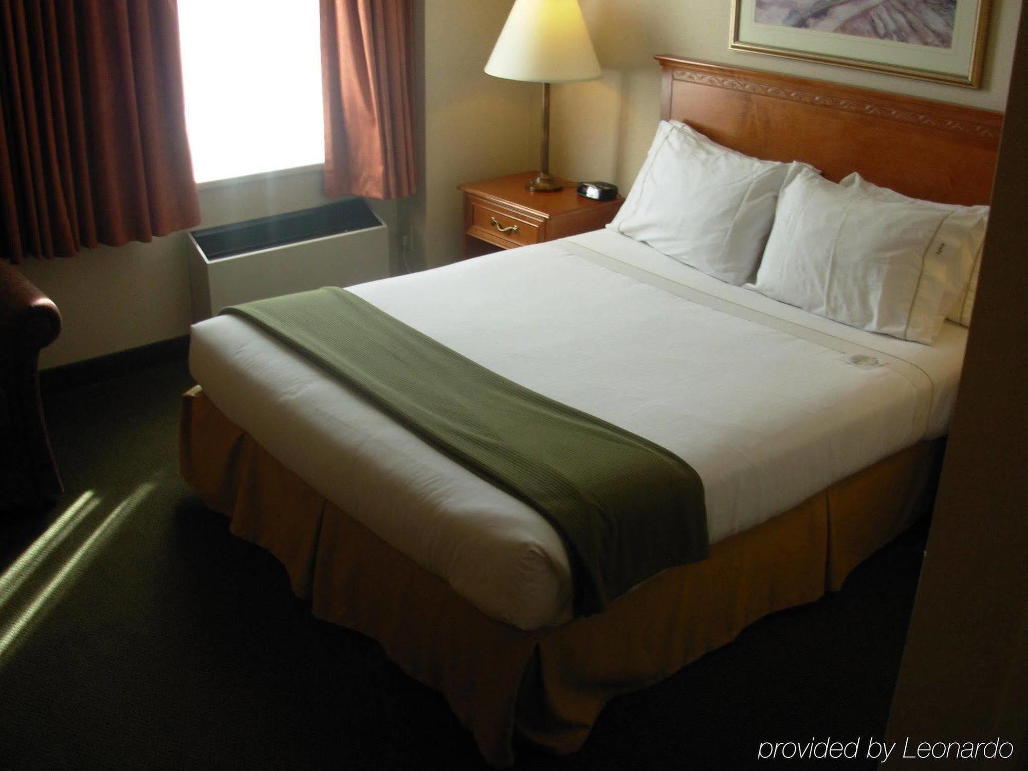 Quality Inn & Suites Regina Downtown Екстер'єр фото