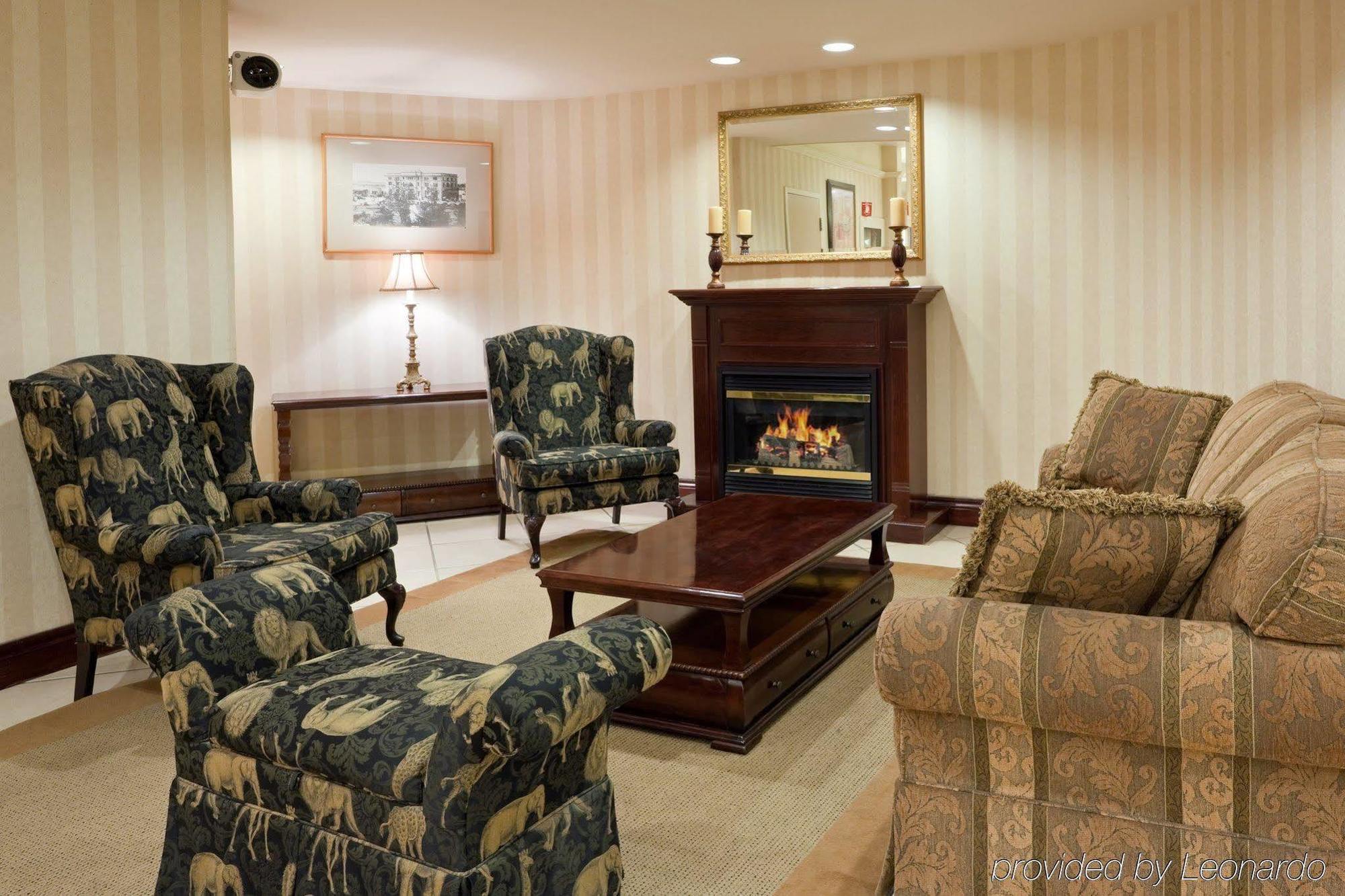Quality Inn & Suites Regina Downtown Екстер'єр фото