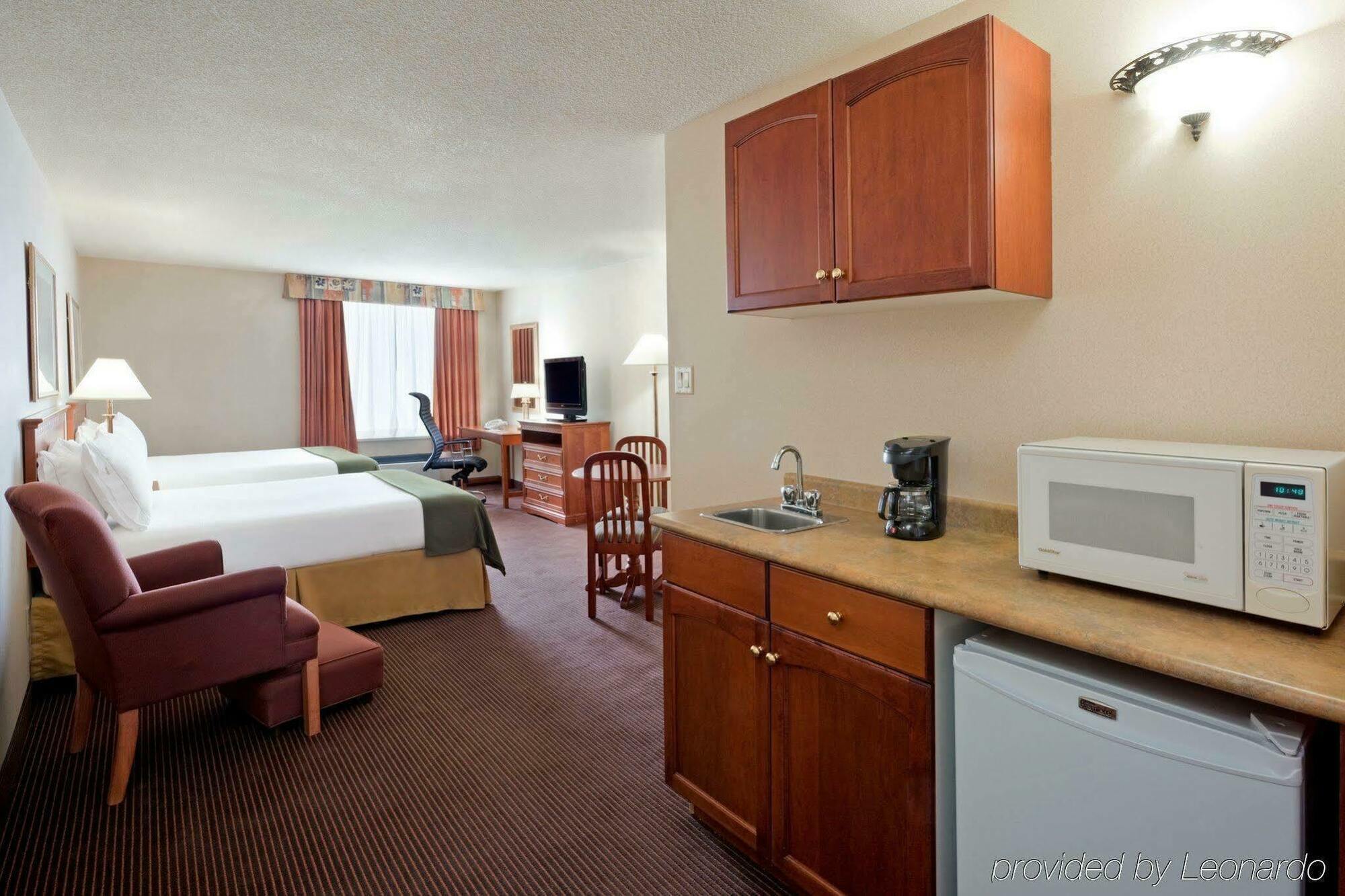 Quality Inn & Suites Regina Downtown Екстер'єр фото